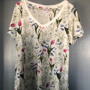LulaRoe V-necked floral top size M short sleeved great for spring